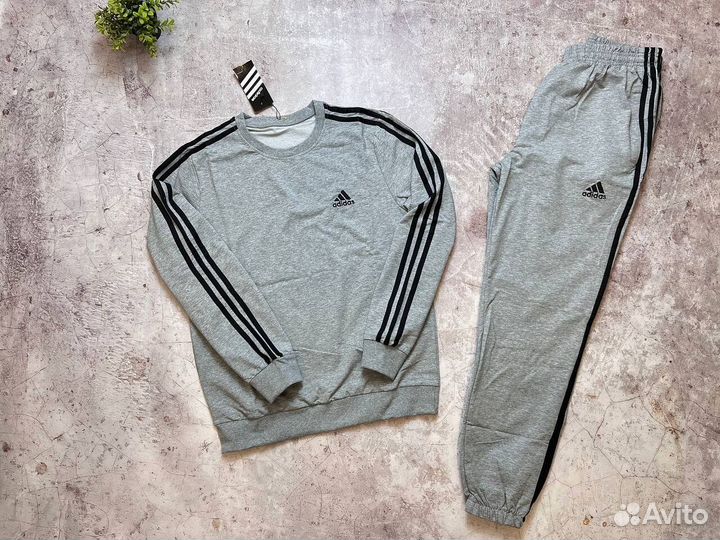 Спортивные костюмы Adidas