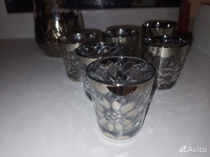 Графин хрустальный и 6 рюмок