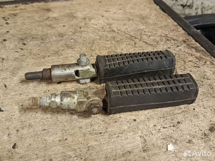 Подножки пассажира на мотоцикл восход