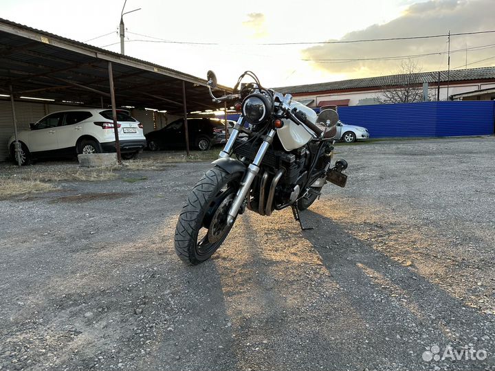 Yamaha XJR 400