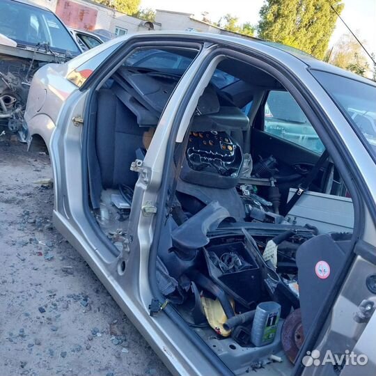 Центральная стойка кузова права ford focus 1