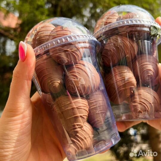 Клубника в шоколаде в стаканчике