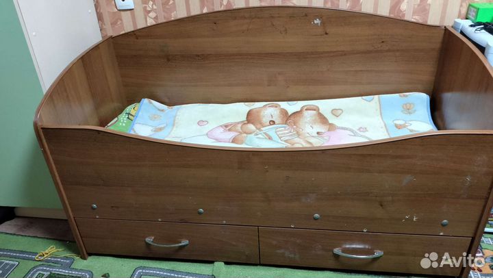 Детская кровать с бортиками