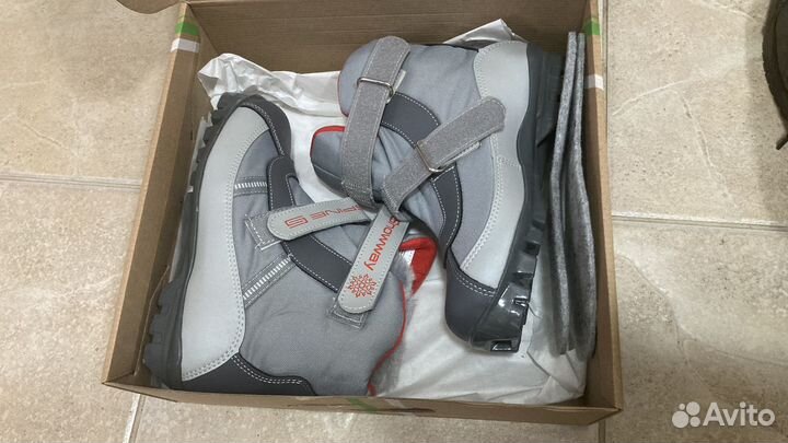 Лыжные ботинки spine