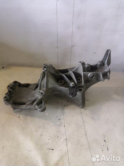 Кронштейн генератора Renault Megane 1 седан K4J