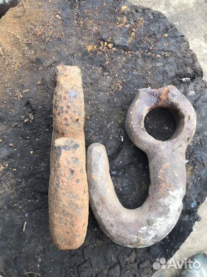 Крюки для тросов вес одного 2.5 кг кованные