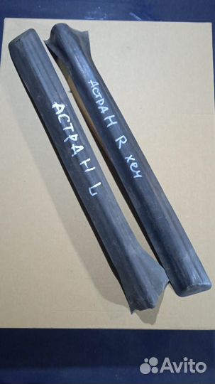 Уплотнительная резинка средней стойки Opel Astra H