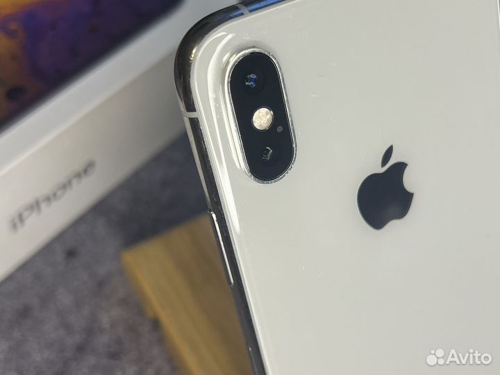 iPhone Xs, 64 ГБ