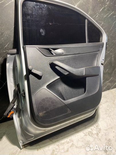 Дверь боковая задняя правая Skoda Rapid cfna 2015
