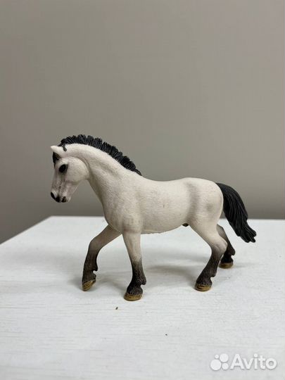 Фигурка Schleich (Шляйх) лошадь, конь, жеребец