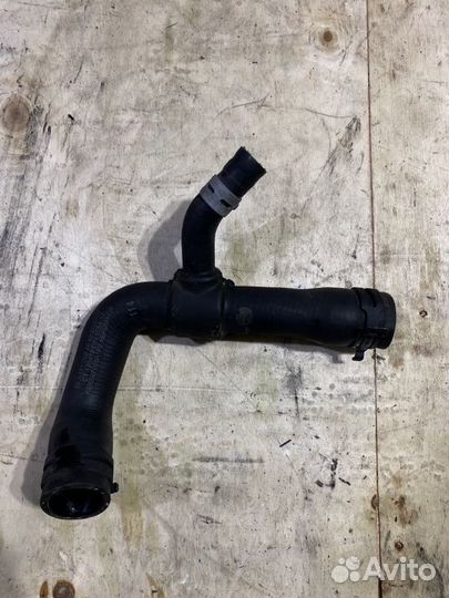 Патрубок системы охлаждения Mercedes-Benz E-Class