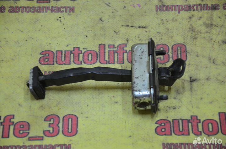 Ограничитель задней правой двери Kia Ceed ED