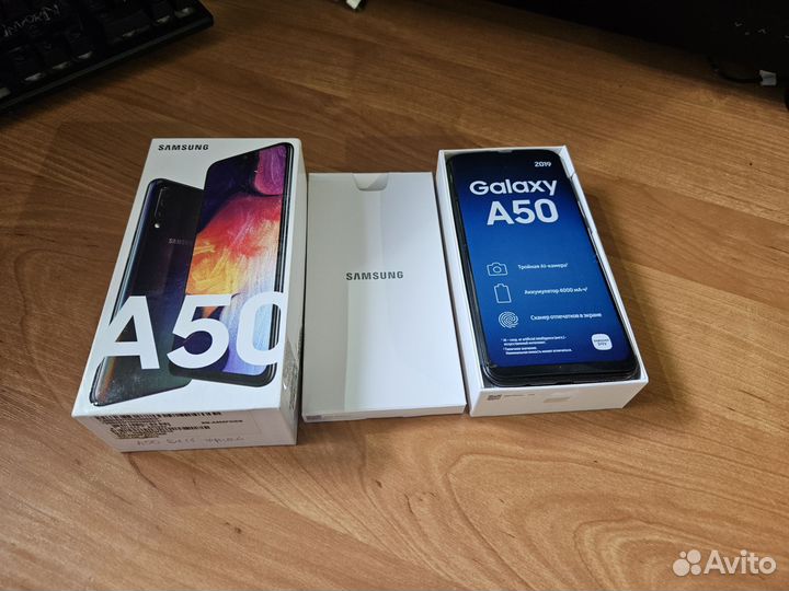 Samsung Galaxy A50, 4/64 ГБ