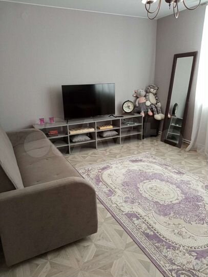 1-к. квартира, 42 м², 1/3 эт.