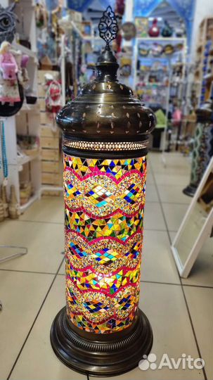 Напольный светильник