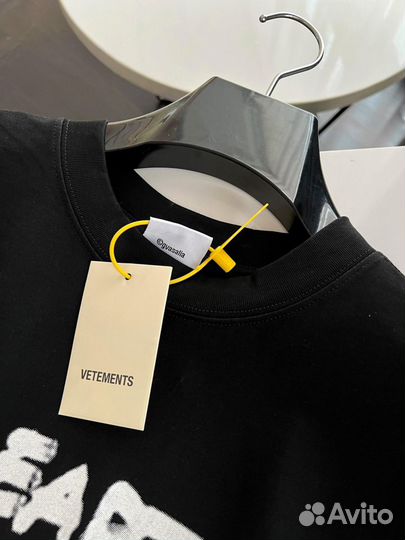 Футболка vetements