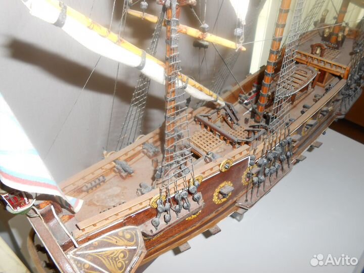 Модель корабля