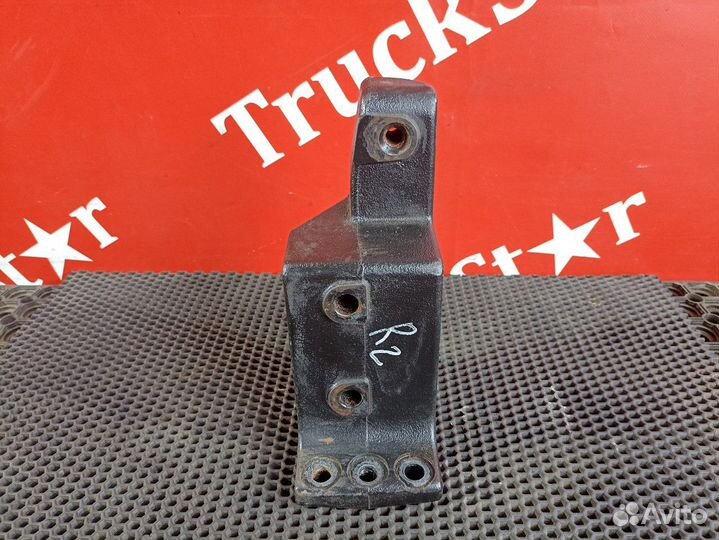 Кронштейн бампера переднего левый Renault T