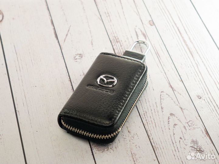Кожаная ключница Mazda