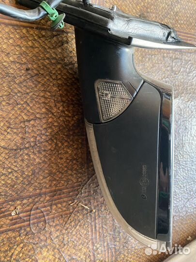 Зеркало правая Volkswagen Golf 5