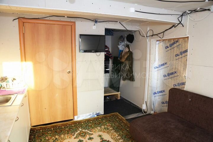 Дом 25 м² на участке 6 сот.