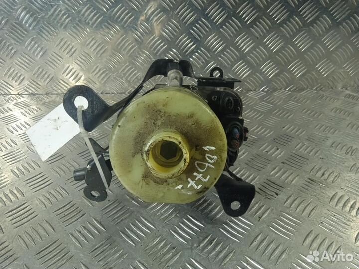 Насос эур 6R0423156C Volkswagen Polo (2001-2009)