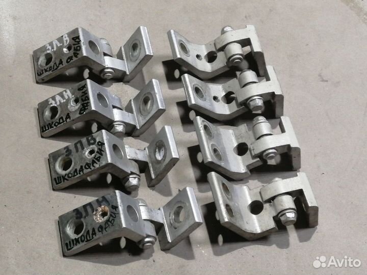 Петля двери для Skoda Fabia 1999-2007