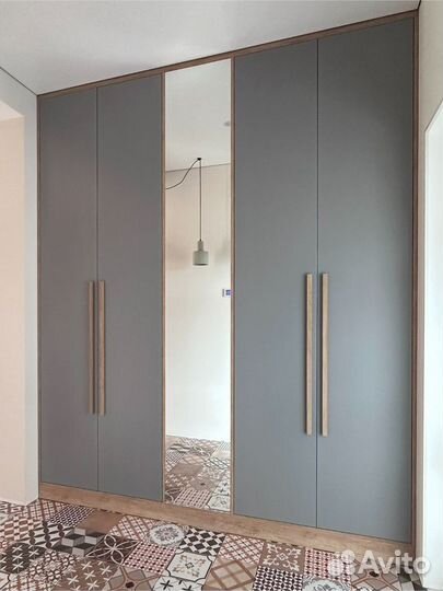 Шкаф распашной