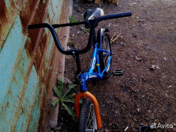 Велосипед детский примерно для 5, 7 лет