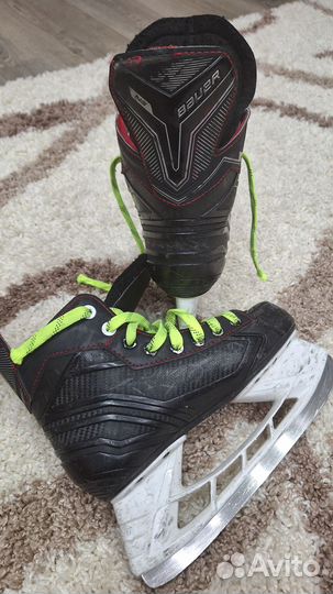 Продам коньки Bauer