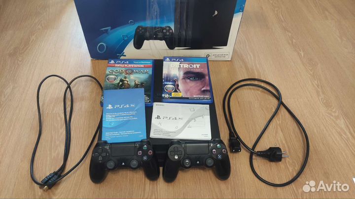 Sony PS4 pro 1tb + 2 геймпада, игры