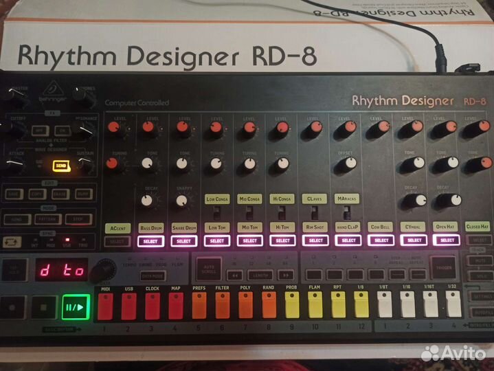 Аналоговая драм машина Behringer RD-8
