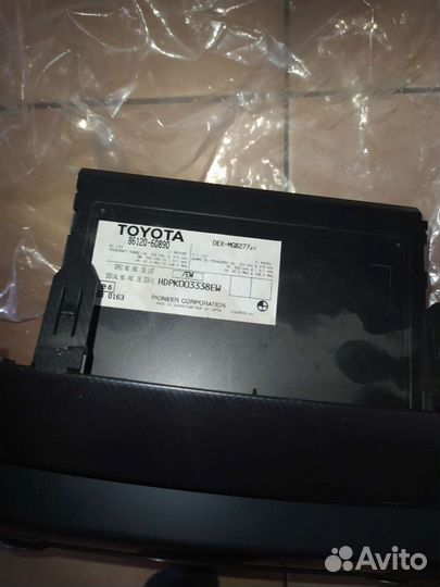 Штатная магнитола на land cruiser 200 2008г