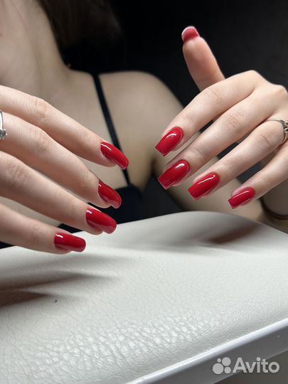 Модель на маникюр