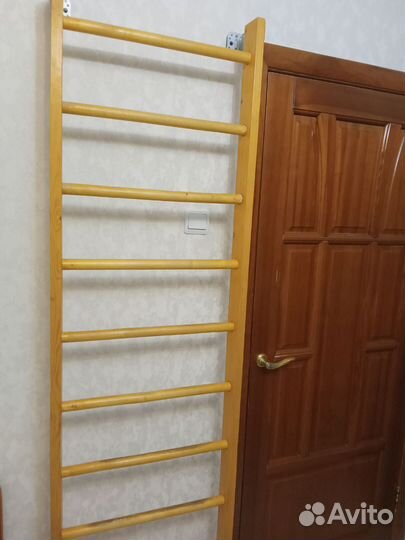 Детская шведская стенка деревянная с турником, б у