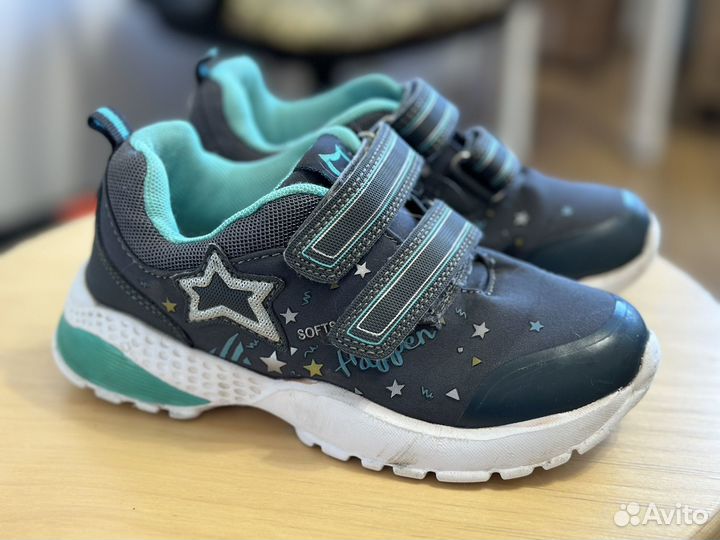 Кроссовки детские