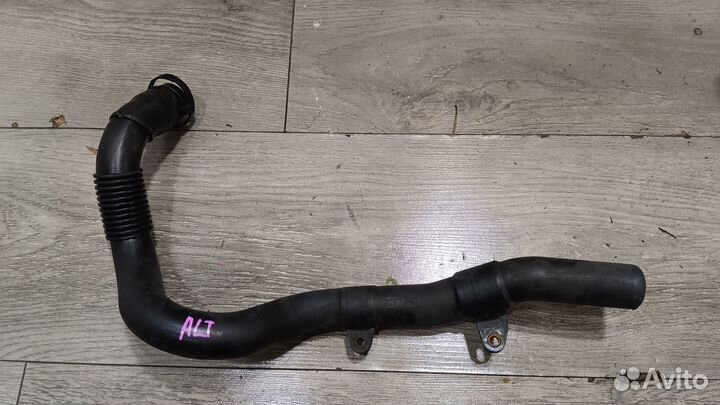 Патрубок вентиляции газов для 2.0 ALT 06B129657D