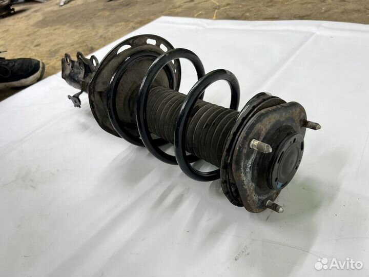 Стойка амортизатора левая lexus NX