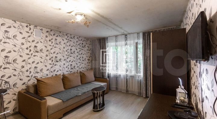 Комната 13 м² в 8-к., 2/5 эт.