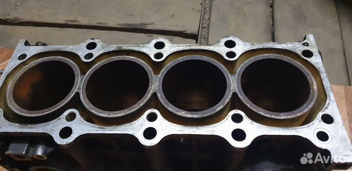 Блок на suzuki grand vitara j20a