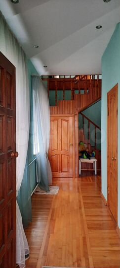 Дом 300 м² на участке 4 сот.