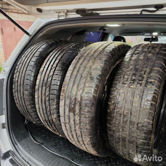 Continental ContiPremiumContact 2 215/60 R17