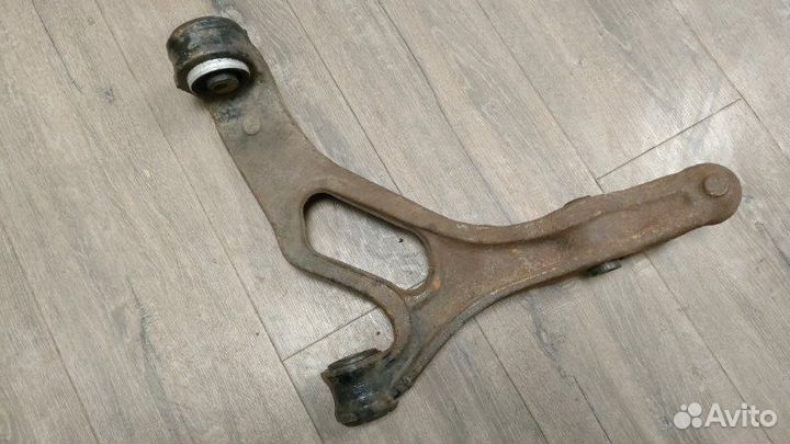 Рычаг подвески нижний левый Volkswagen Touareg