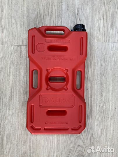 Плоская канистра Экстрим + 10 литров (красная)