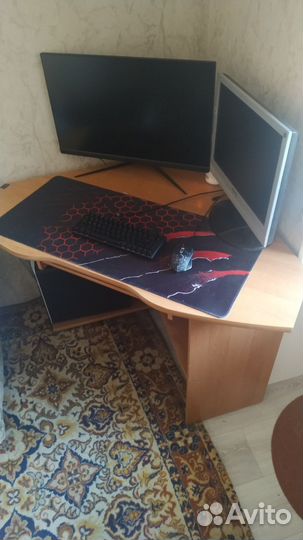 Компьютерный стол