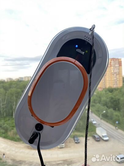 Робот-мойшик окон dBot W100 Аренда
