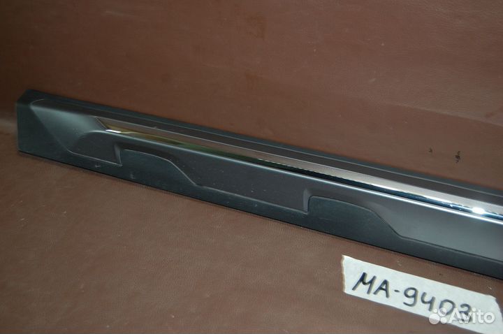 Накладка двери передней левой-BMW X3 G01 (2017-нв)