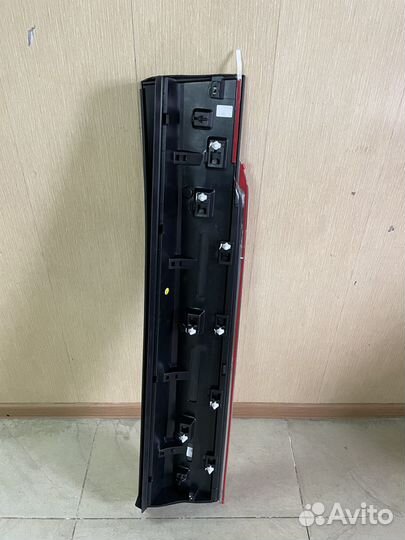 Новая передняя правая накладка LB7W R-Line Tiguan