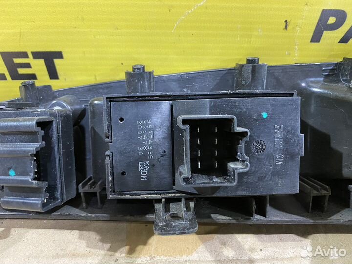 Блок стеклоподъемников Шевроле Круз