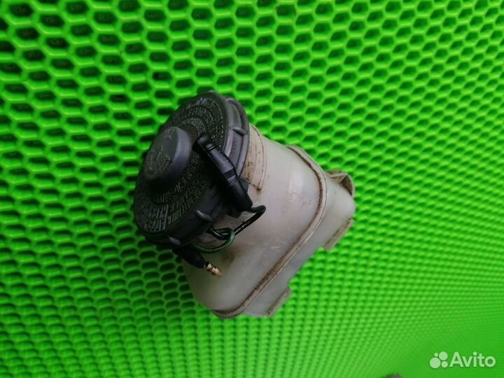 Бачок тормозной на Honda Crv 1996-2002